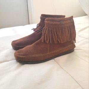 Minnetonka size 9 Moccasin Booties